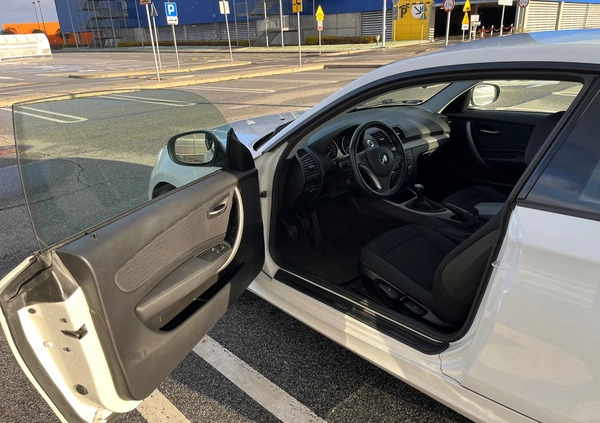BMW Seria 1 cena 22500 przebieg: 211000, rok produkcji 2011 z Miłosław małe 301